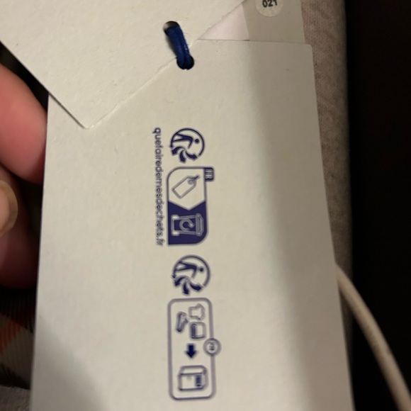 Burberry Scarf Silk Tan Checked (Priced to sell) - Picture 7 of 9